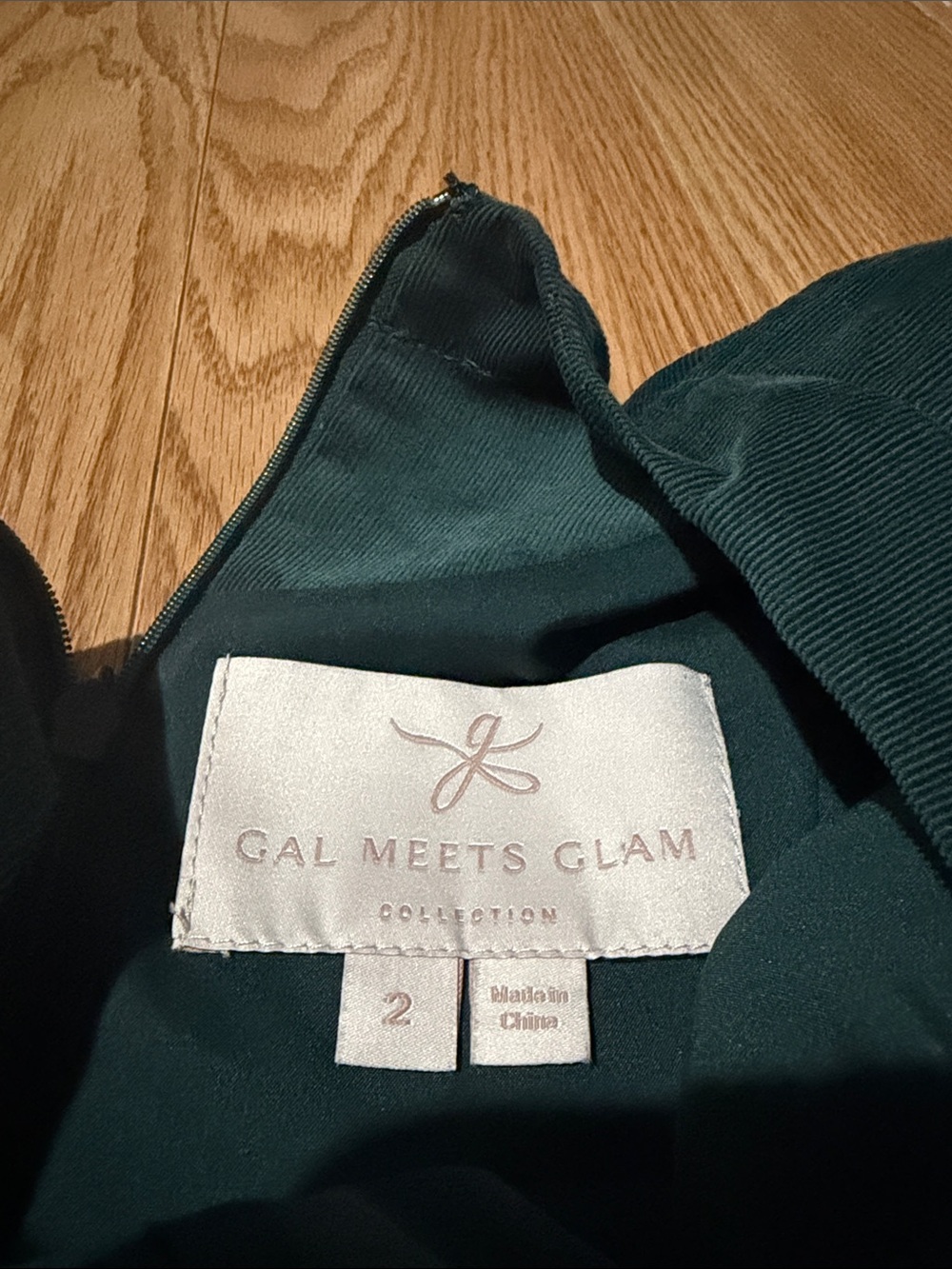 Gal Meets Glam Michelle Dress. Size 2. - Picture 2 of 9